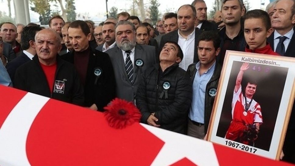 Голяма почит за Наим Сюлейманоглу в Бурса
