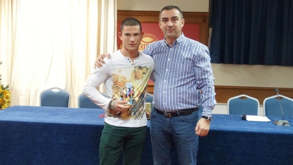 Лекоатлетът Данчо Робертов е Спортист №1 на община Луковит за 2017 година