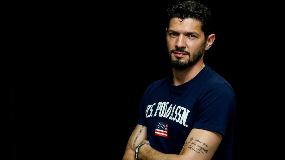 Сираков показа нов татус