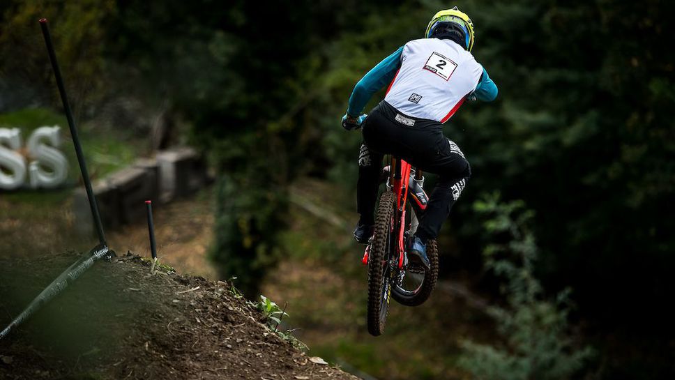 Мат Уокър взе първата си Световна купа по спускане