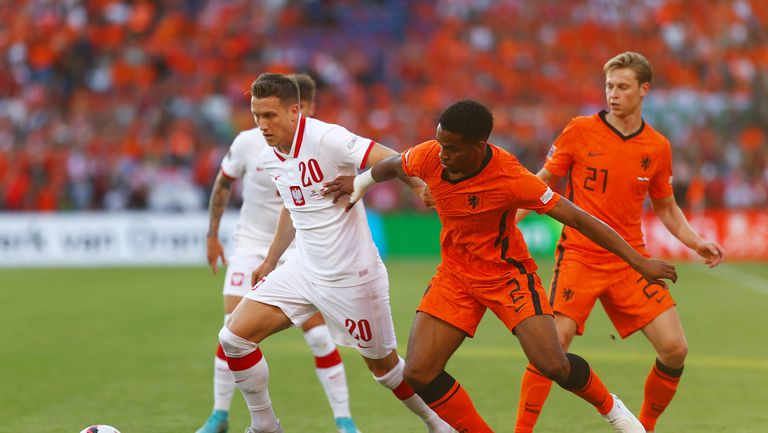  Нидерландия и Полша не се победиха в изключителна драма 