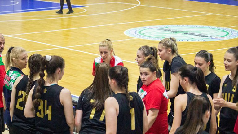 Националният отбор за девойки по баскетбол до 18 години отстъпи