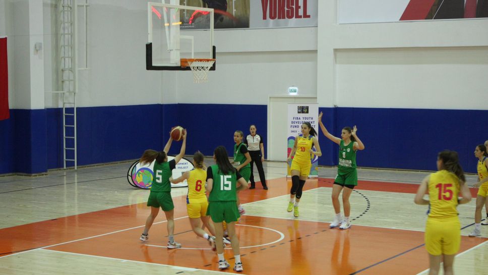 Националните отбори U14 с по две победи и две загуби на YDF турнира в Турция