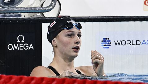  Съмър Макинтош с второ най-хубаво време на 200 метра бътерфлай за всички времена 