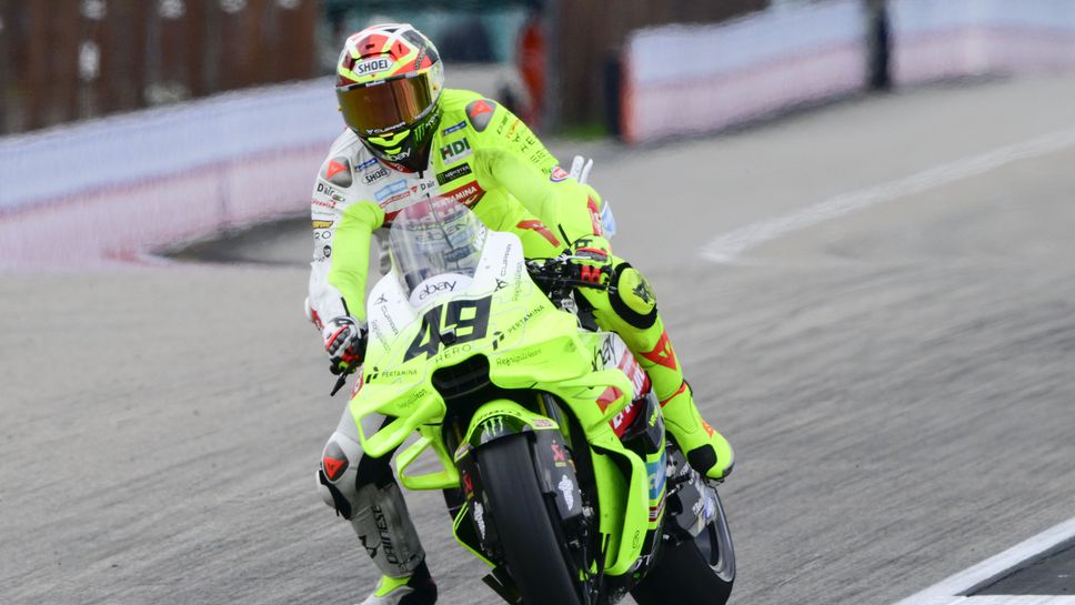 Ди Джанантонио изненада братята Маркес, разбивайки рекорда на "Заксенринг"