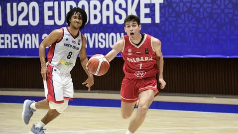 България рухна срещу Великобритания в последните 10 минути