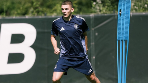 Младежки национал на България тренира с тим от Серия "А"