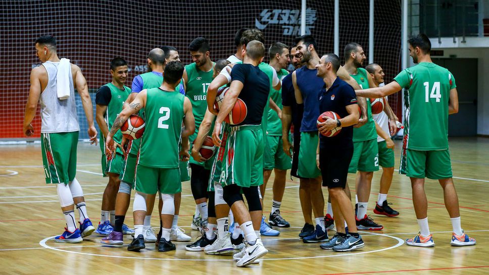 Само в Sportal.bg! Зад кулисите с баскетболните национали в “Арена Асарел”