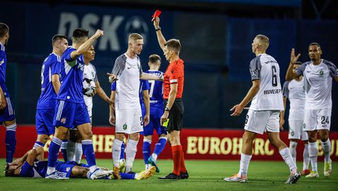  Брутални неточности ощетиха Лудогорец, ето по какъв начин съдията спести два червени картона на Динамо (видео) 