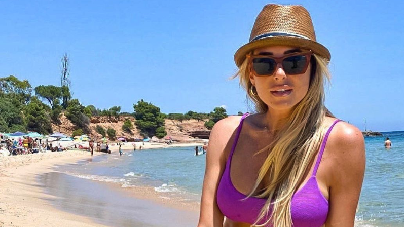 Спортна журналистка прикова погледите от яхта