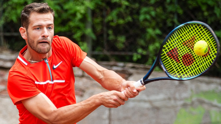 Симон Антони Иванов отпадна на полуфиналите на турнира по тенис