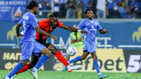  Кошмарна съдийска неточност преди втория гол на Хамрун против Левски (снимка) 