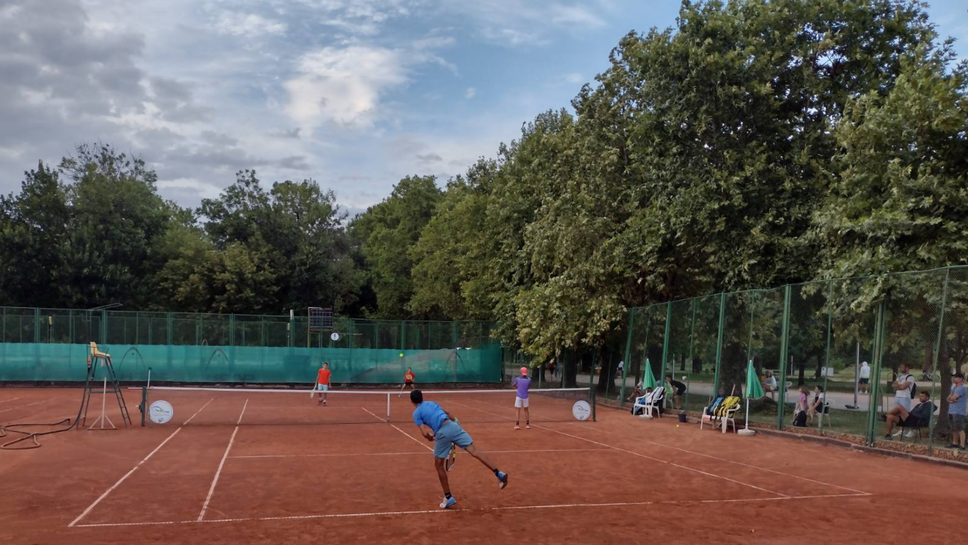 Маринов и Симеонов се класираха за финала на двойки на ITF турнира в София