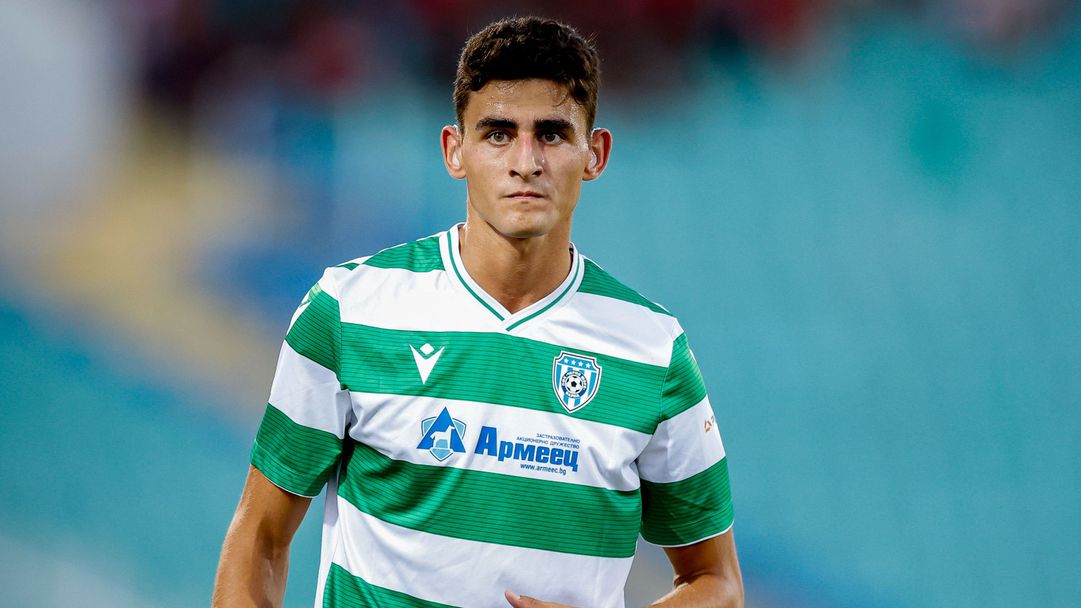 Важен играч отпадна от групата на младежите за битката с Шотландия