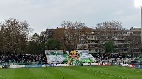 Агитките подготвят зрелищни хореографии за морското дерби