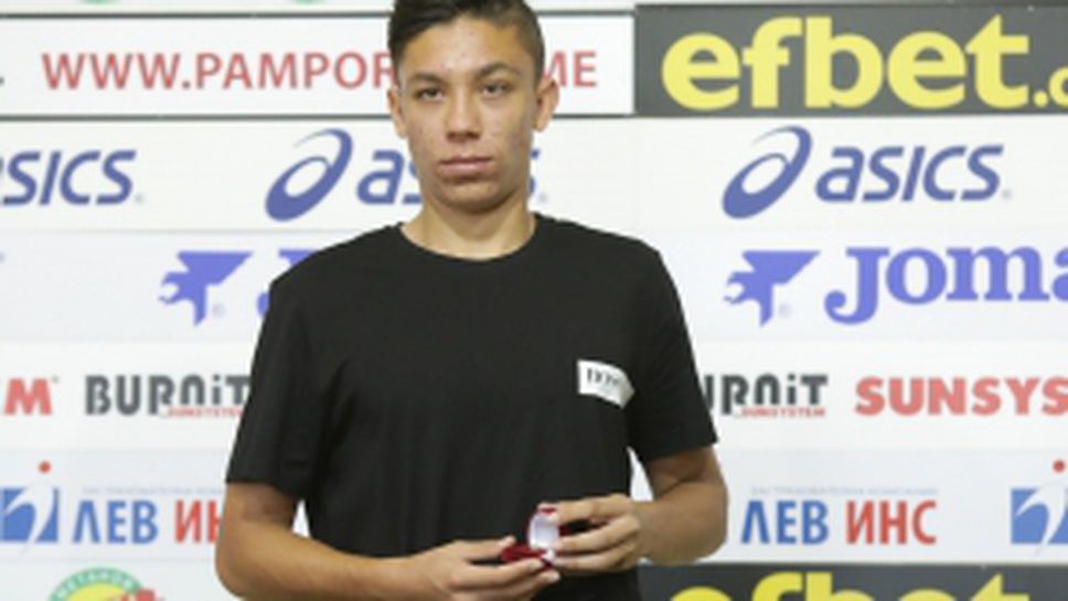 Филип Кръстев бе избран за играч на месеца