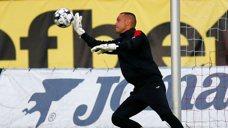 Опитният вратар Ивайло Василев се раздели със Спортист Своге по