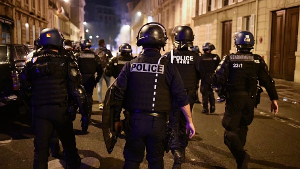 Еуфория и сблъсъци с полицията в Париж след триумфа на ПСЖ