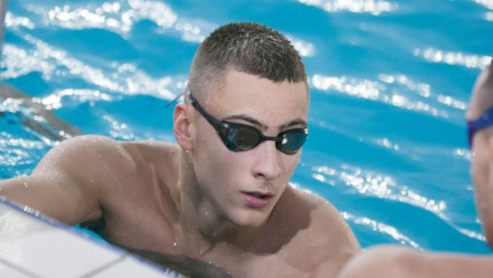 Йосиф Миладинов "потопи" мъжкия рекорд и на 100 метра св. стил