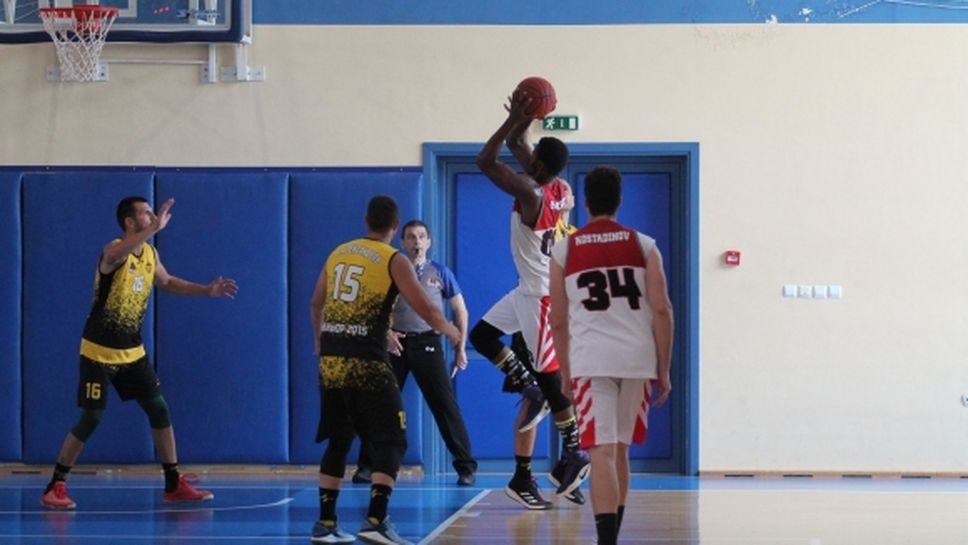 Миньор 2015 (Перник) отнесе Фантомс и е на крачка от титлата