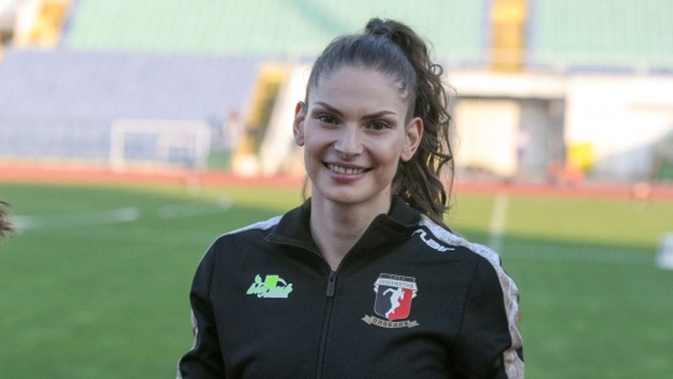 Габриела Петрова помогна за титла на Локомотив-Пловдив на 4 по 100 м