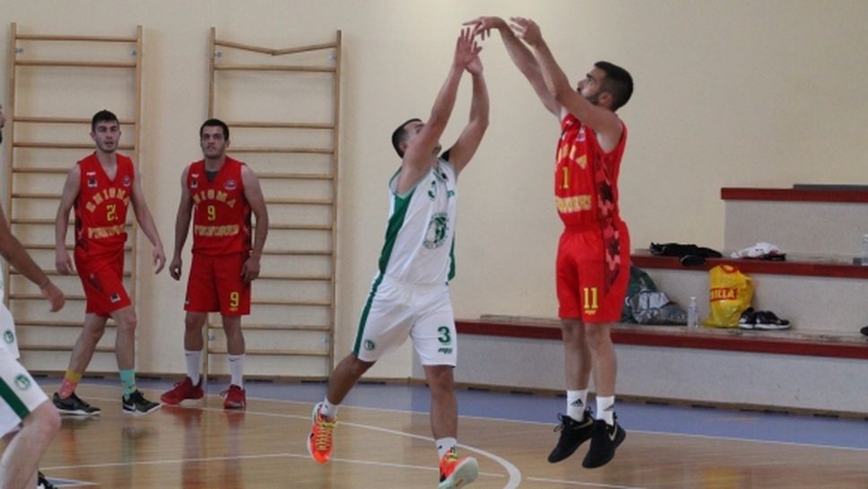 Форест Бойс удържа финалния натиск на Енигма и се приближи до трофея