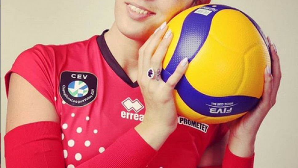 Лора Китипова за националния отбор, жаждата за волейбол и новия сезон (видео)