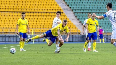 Мартин Тошев вкара гол, но отборът му допусна обрат от 2:0 (видео)