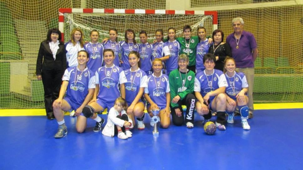 Вицешампионът при дамите Етър-64 започна лятна подготовка