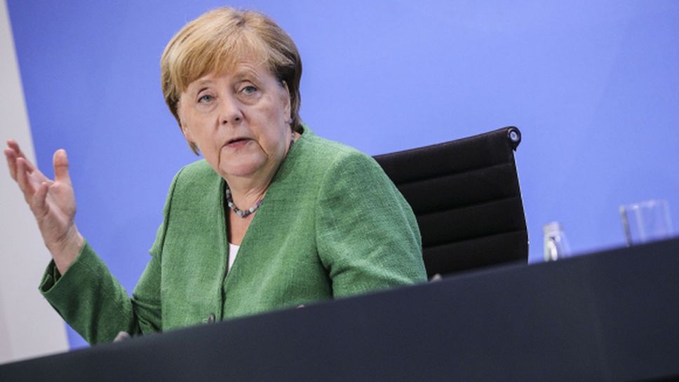 Меркел разби надеждите на запалянковците в Германия