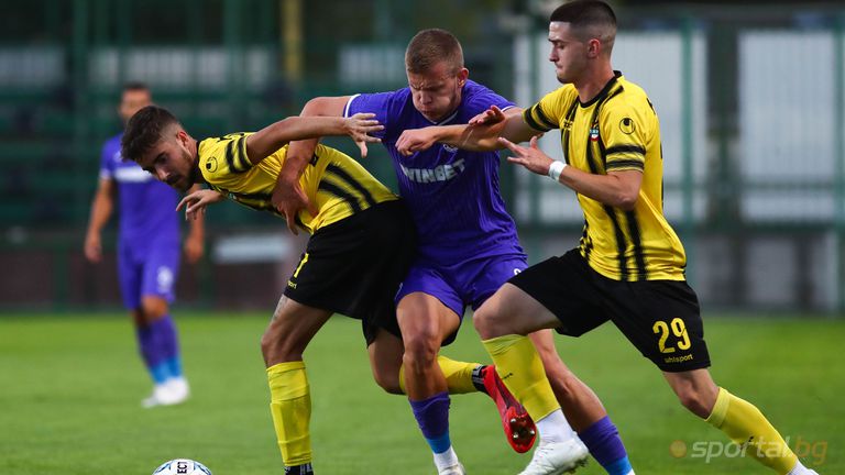  Ботев (Пд) разформирова дубъла си, в случай че отборът изпадне в Трета лига 