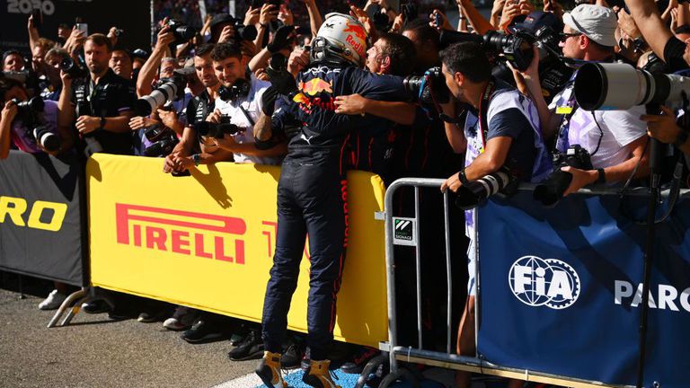 Световният шампион Макс Верстапен записа 11 ата си победа този сезон