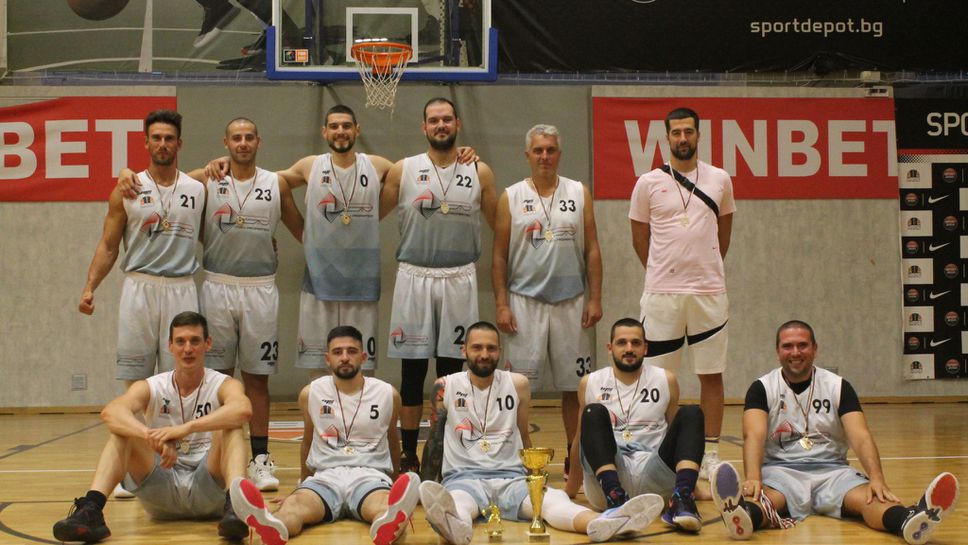 Бързаков и Титан Пропъртис започнаха сезона с триумф за Суперкупата на НАЛБ