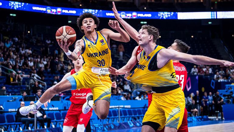 Баскетболистът от националния отбор на Украйна Исуф Санон прикова погледите