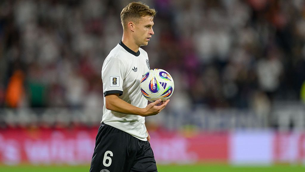 Кимих и Шлотербек може да се завърнат за решителния мач със Словакия