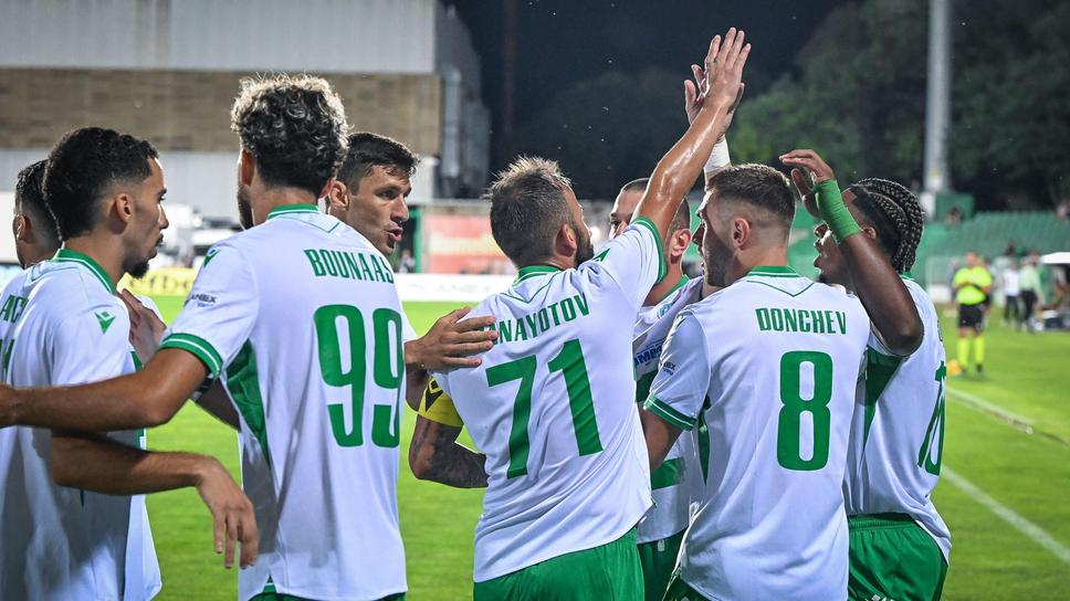 Черно море 2:2 Локомотив (София), столичани възкръснаха с човек по-малко