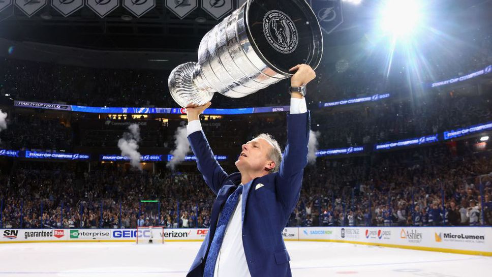 Тампа Бей задържа треньора си за още три години