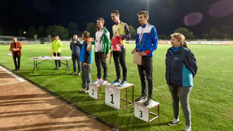 С шампионатите по нощно ориентиране и маратон беше сложен финал