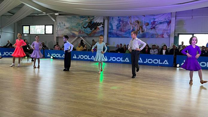Над 120 танцьори се включиха в национален фестивал по спортни танци в Две могили