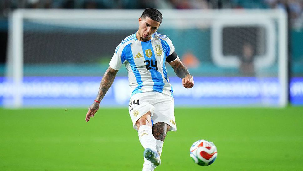 Енцо Фернандес напусна лагера на Аржентина заради контузия