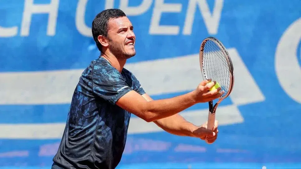 Хванаха тенинист с допинг, оправда се с целувка