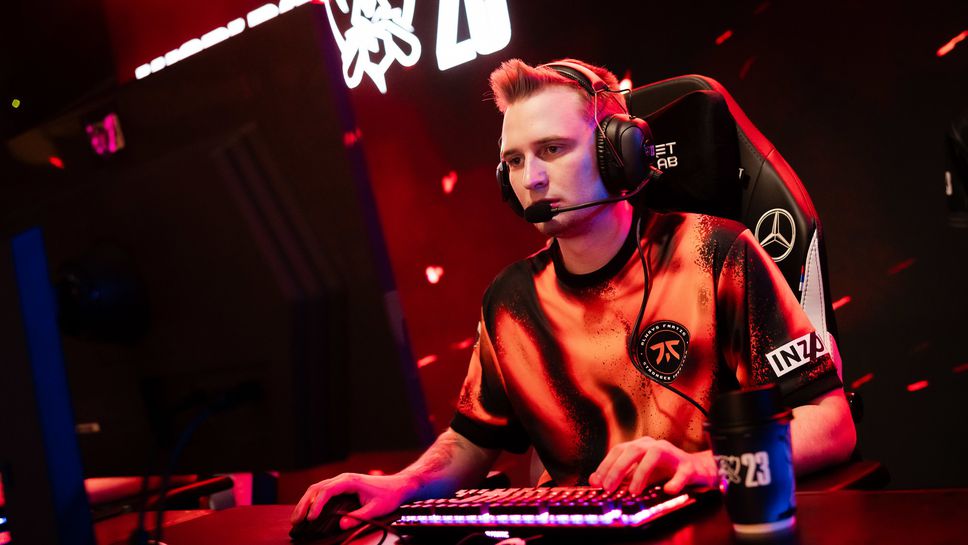 Бивш съотборник на Здравец "Hylissang" Гълъбов ще мери сили в плейофите на EMEA Masters