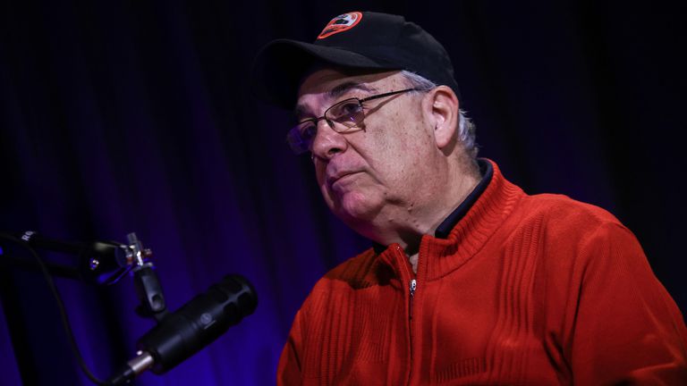 Емблематичният коментатор на Българската национална телевизия Петър Василев ще бъде