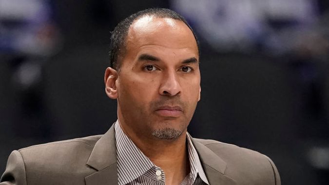 Генералният мениджър на Далас Маверикс Нико Харисън ще бъде уволнен
