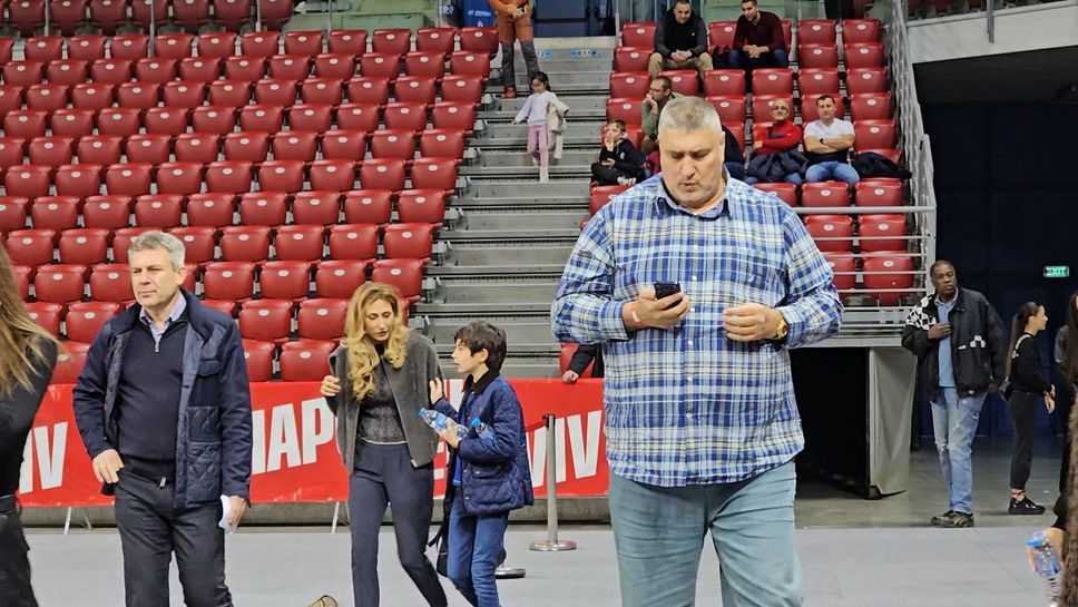 На живо от София: Любо Ганев пристигна за Апоел - Баскония