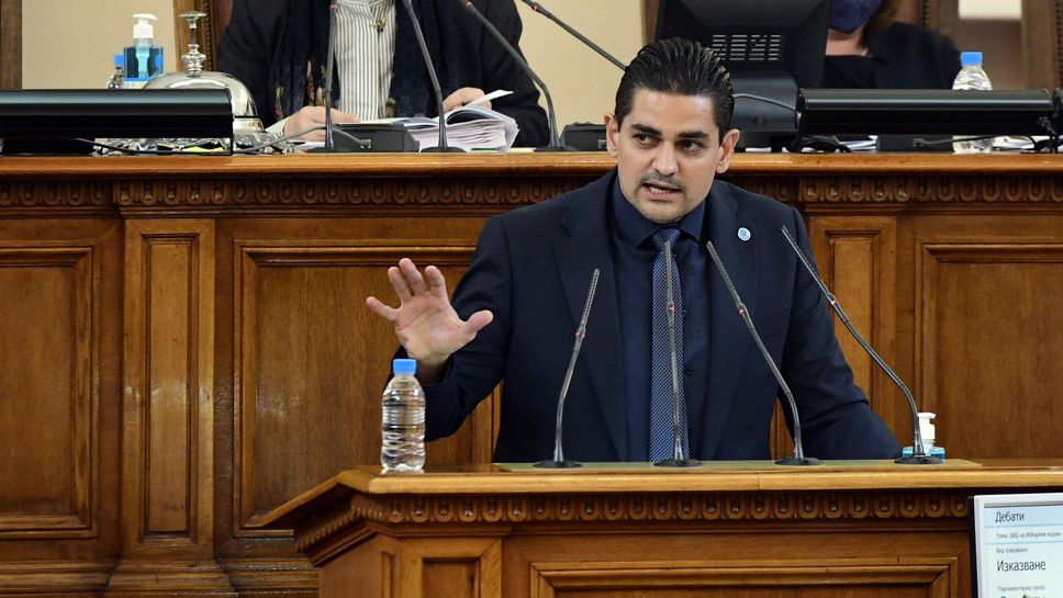 Официално: бившият адвокат на ЦСКА Радостин Василев става спортен министър