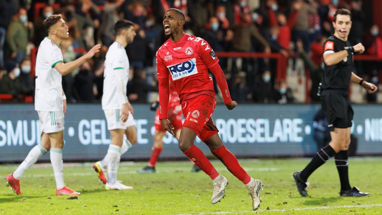  Отборът на Малинов остава покрай рисковата зона 