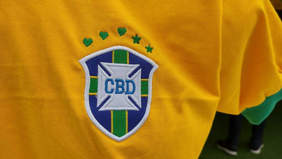 Шефът на КОНМЕБОЛ предложи Бразилия да замени три от звездите си със сърца заради Пеле