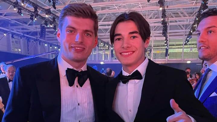 Шампионът в испанската Формула 4 за сезон 2022 Никола Цолов