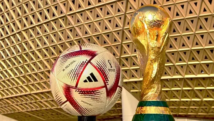 ФИФА представи специалната топка за полуфиналите и финала на Мондиал 2022